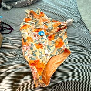 One shoulder cupshe swimsuit